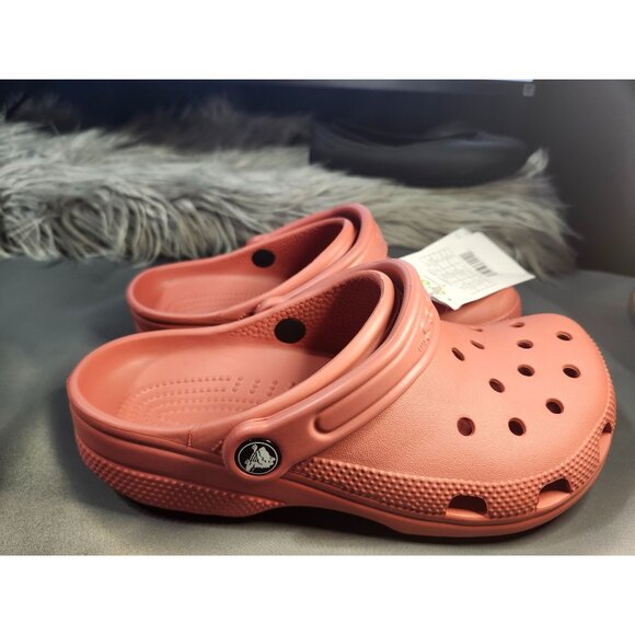 adult unisex Crocs CLASSIC CLOG - men's: 4 - women's: 6 - Strawberry Wine - Picture 3 of 6